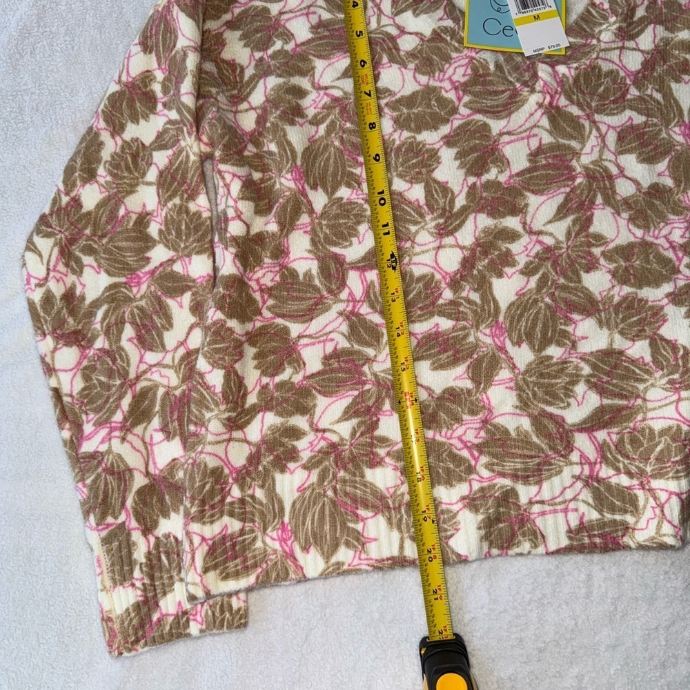 CeCe Women  Medium V-Neck Sweater Soft Knit Beige Pink Leaf Pattern Pullover NWT - Picture 9 of 12
